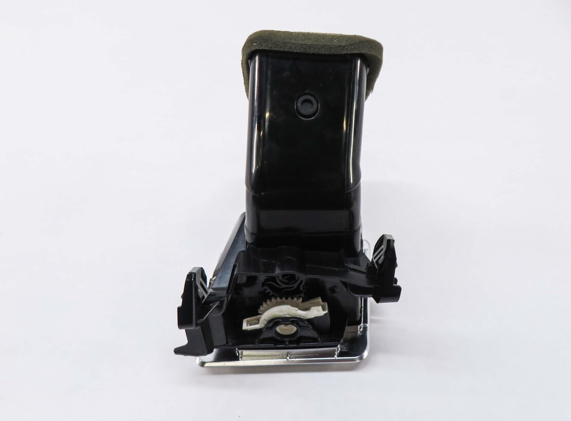 Thumbnail 4: 2012 RANGE ROVER SPORT (L320) LEFT FRONT OUTER DASH HEATER A/C AIR VENT
