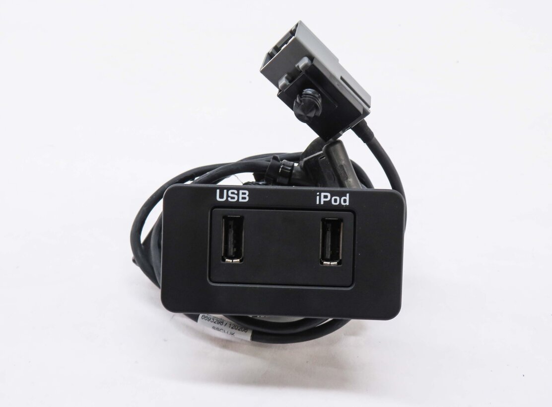 Thumbnail 2: 2012 RANGE ROVER SPORT (L320) RADIO STEREO AUXILIARY AUDIO i-POD USB PLUG