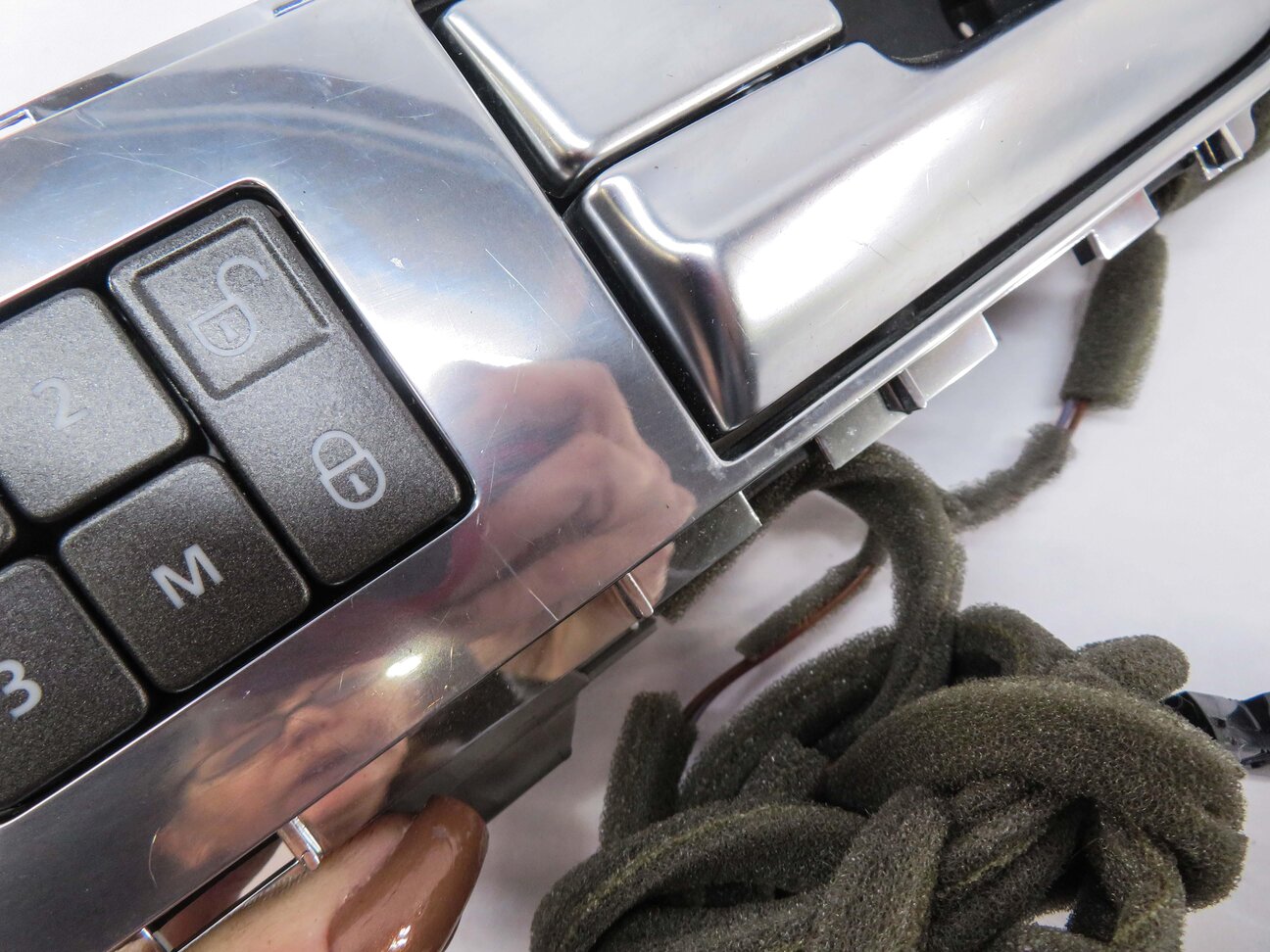 Thumbnail 3: 2010-2016 LAND ROVER LR4 - RANGE ROVER SPORT (L320) INTERIOR DOOR HANDLE SET