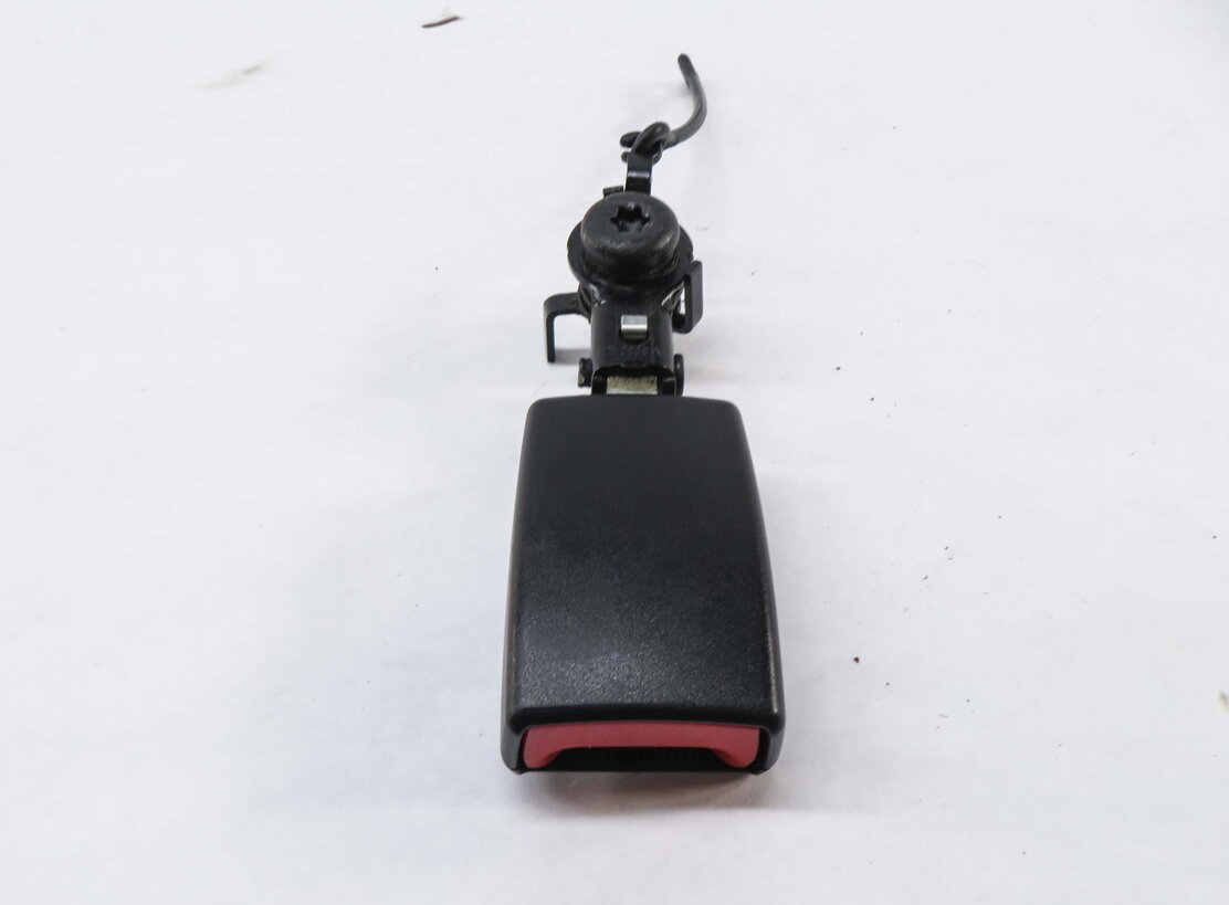 Thumbnail 2: 2012 RANGE ROVER SPORT (L320) REAR 2nd SECOND ROW SEAT CENTER SEATBELT BUCKLE