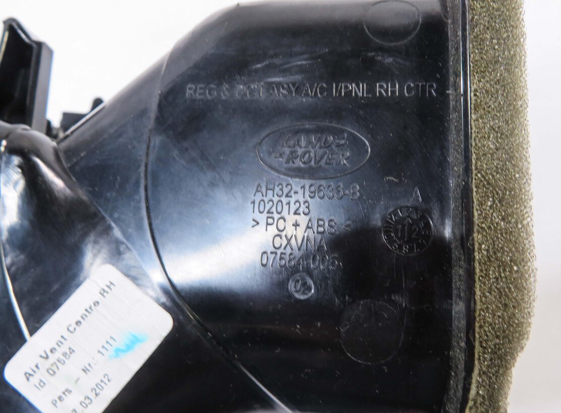 Thumbnail 5: 2012 RANGE ROVER SPORT (L320) RIGHT FRONT CENTER DASH HEATER A/C AIR VENT