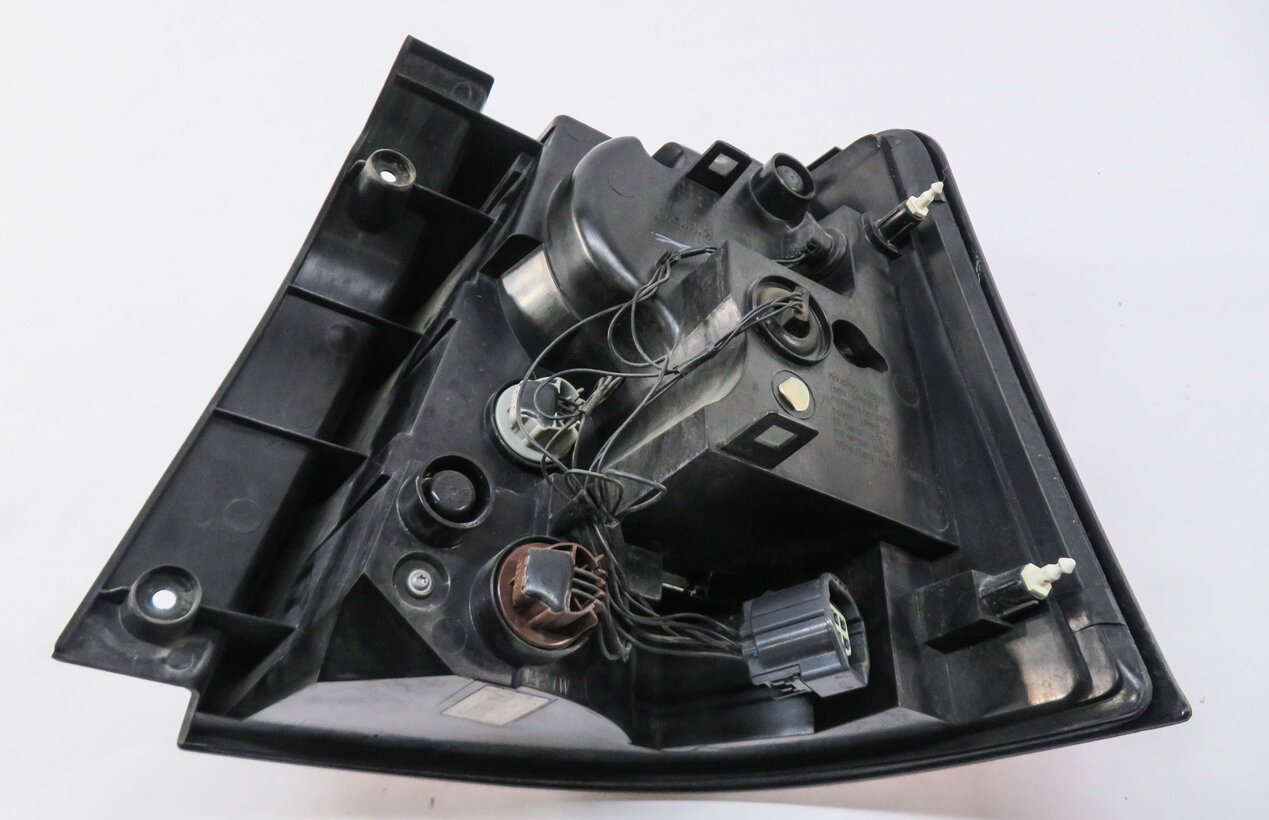 Thumbnail 5: 2012-2013 RANGE ROVER SPORT (L320) LEFT DRIVER TAILLIGHT BRAKE LIGHT LAMP