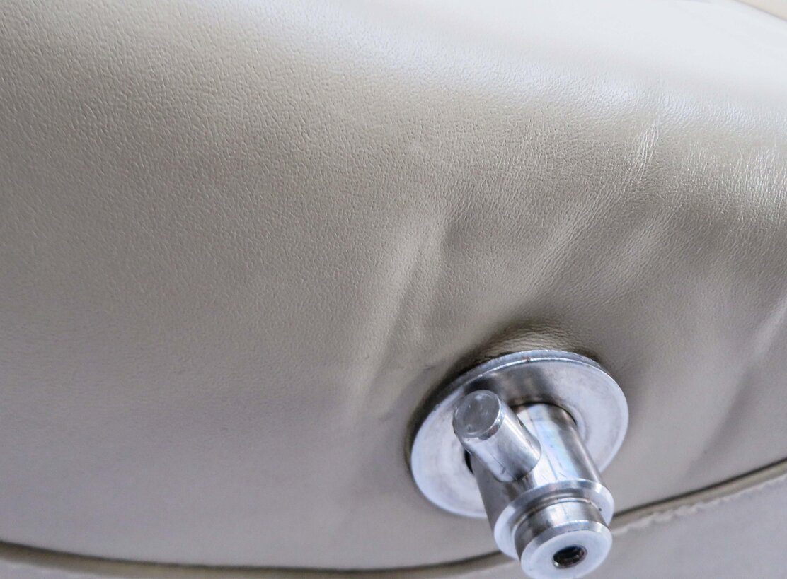 Thumbnail 7: 2012 RANGE ROVER SPORT (L320) DRIVER UPPER TOP HEATED SEAT CUSHION (BEIGE)