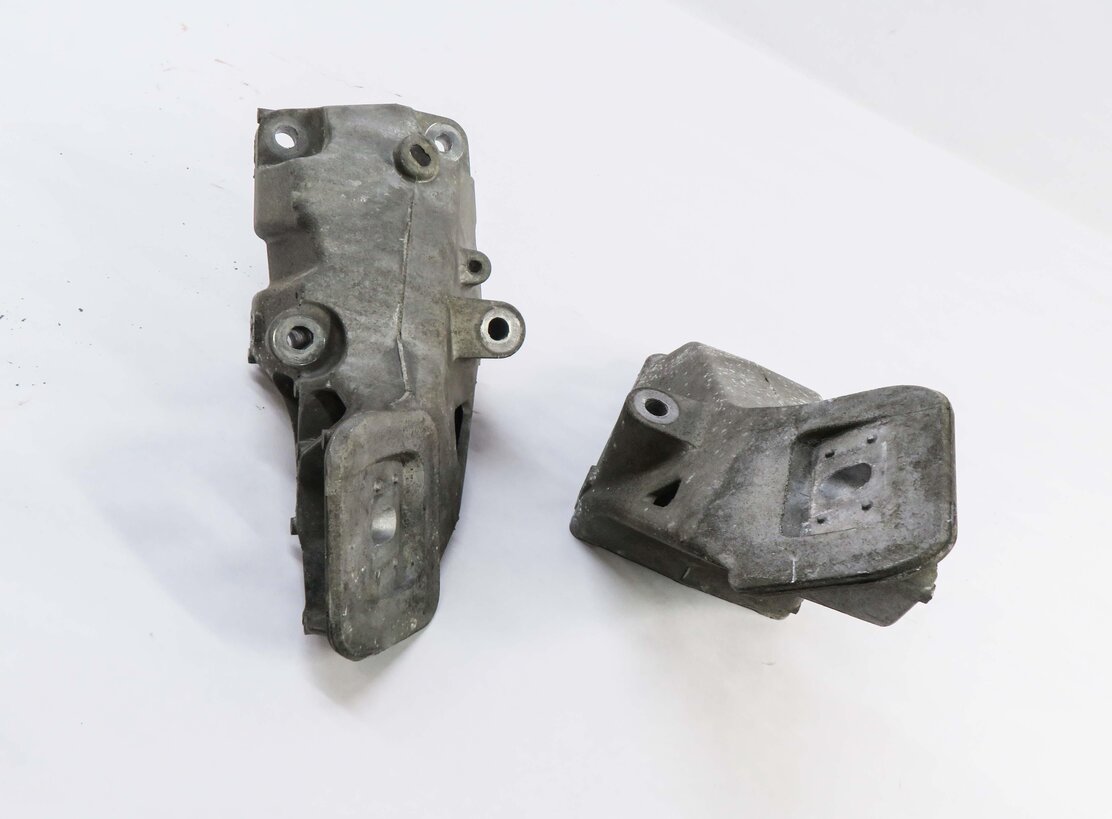 Thumbnail 2: 2012 RANGE ROVER SPORT (L320) 5.0L AJ133 V8 ENGINE MOTOR MOUNT BRACKET SET