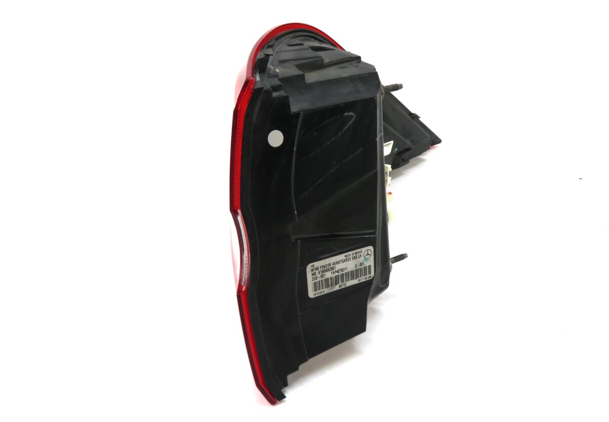 Thumbnail 4: 12-15 MERCEDES ML250 ML350 ML400 ML550 ML63 (W166) LEFT - TAILLIGHT BRAKE LIGHT