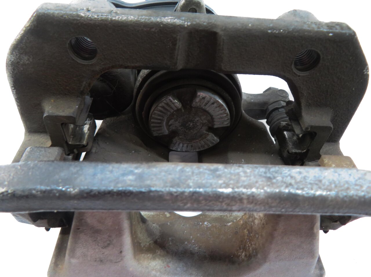 Thumbnail 6: 2012-2018 MERCEDES GLE300D GLE350 ML250 ML350 (W166) LEFT REAR BRAKE CALIPER