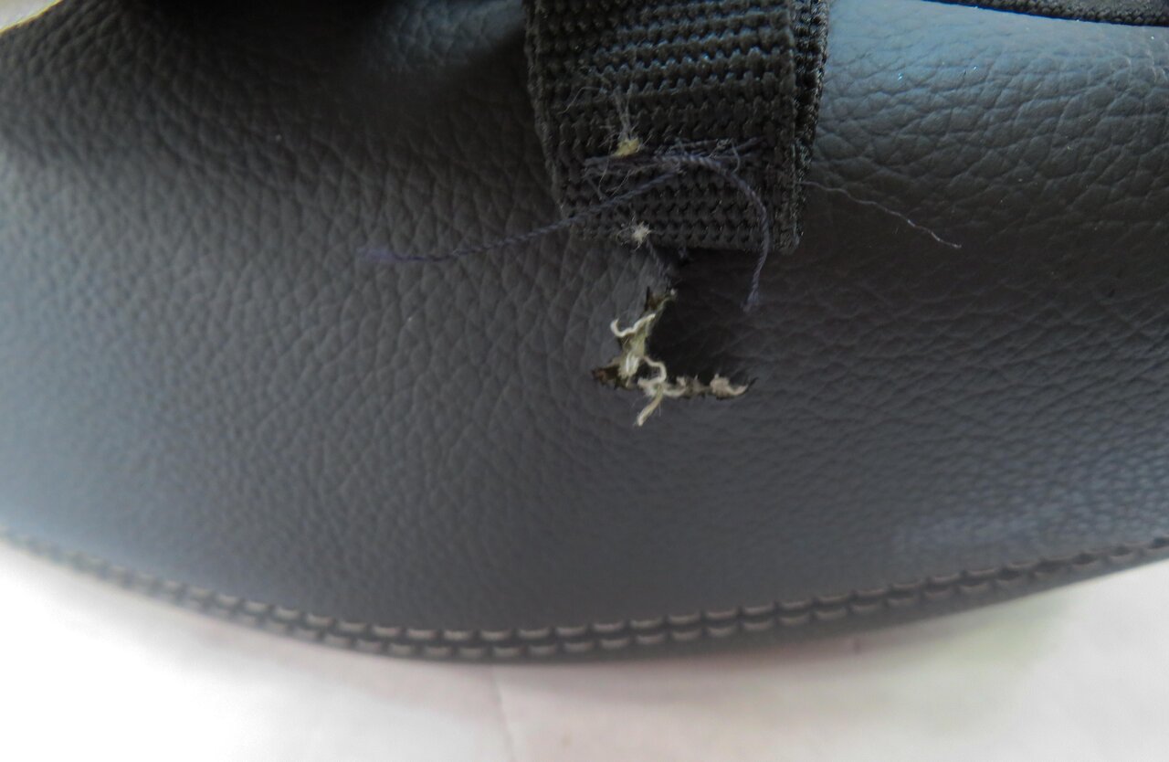Thumbnail 5: 2013 MERCEDES ML350 (W166) RIGHT REAR LOWER BOTTOM SEAT CUSHION (BLACK SUEDE)
