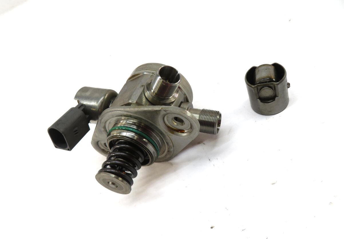 Thumbnail 2: 2012-2018 MERCEDES C350 E350 GLE350 GLK350 ML350 R350 - HIGH PRESSURE FUEL PUMP