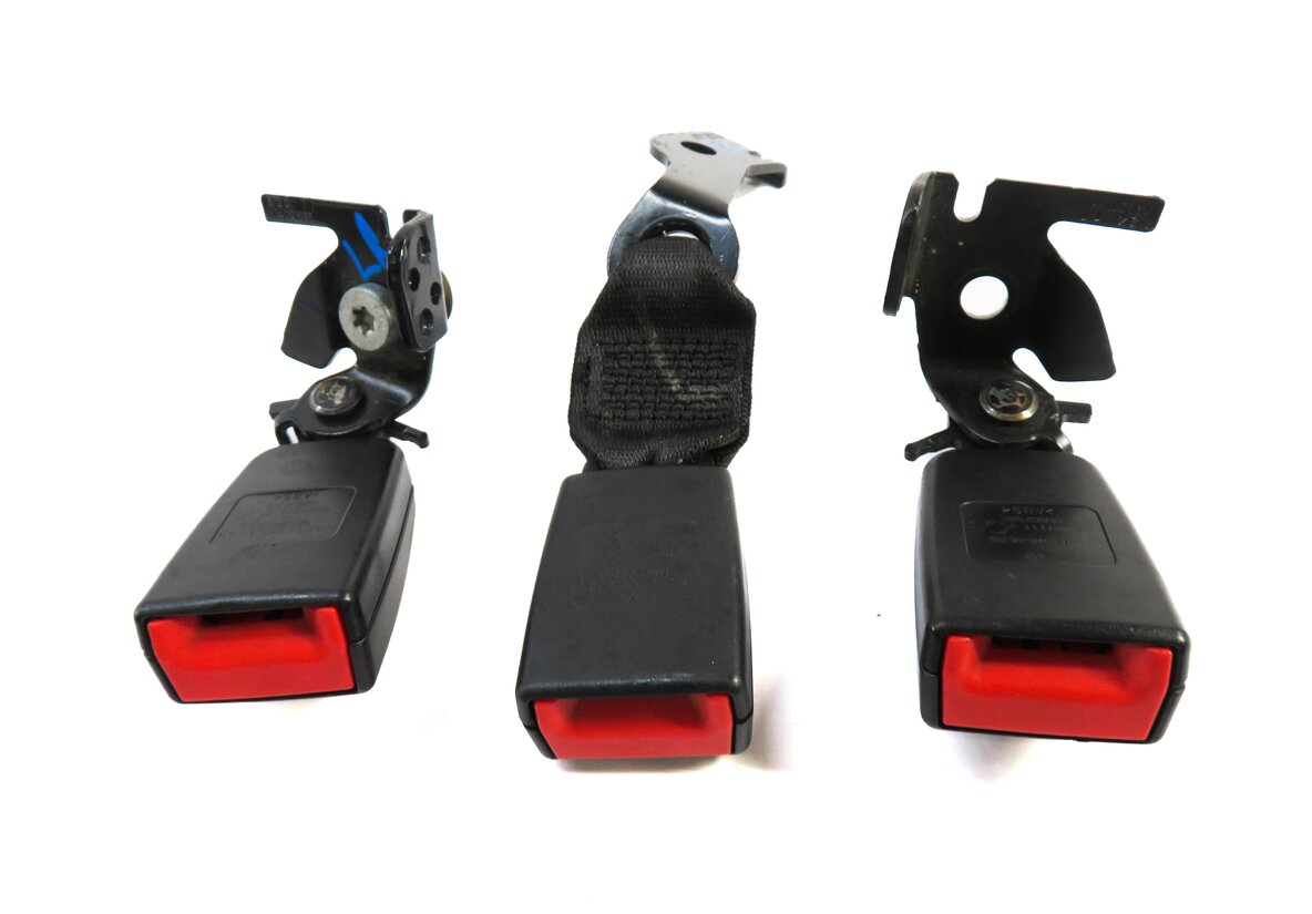 Thumbnail 3: 2012 MERCEDES E350 (W212) REAR SEAT SEATBELT BUCKLE RECEIVER SET-3 (BLACK)