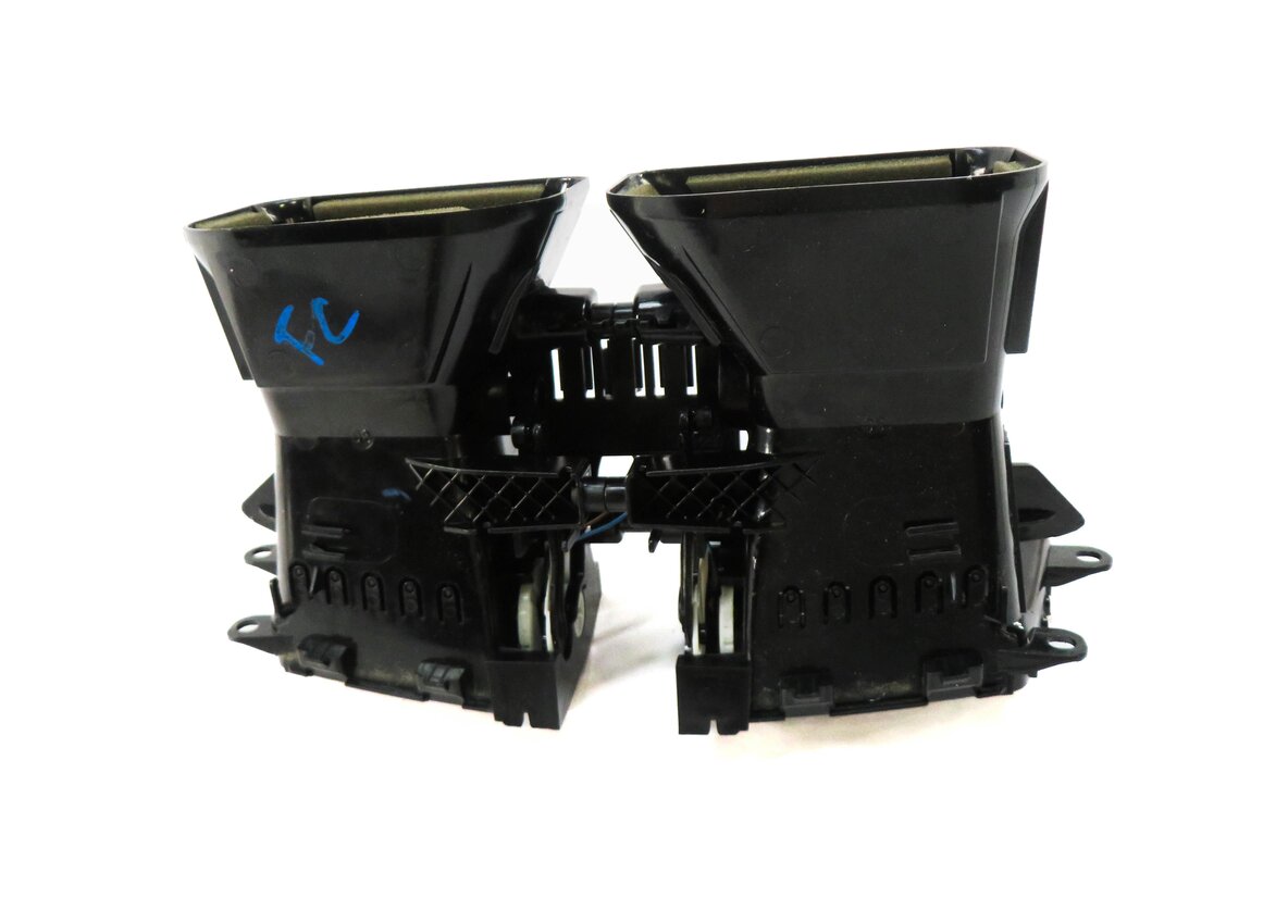 Thumbnail 4: 2012 MERCEDES E350 (W212) CENTER DASH HEATER A/C AIR VENT