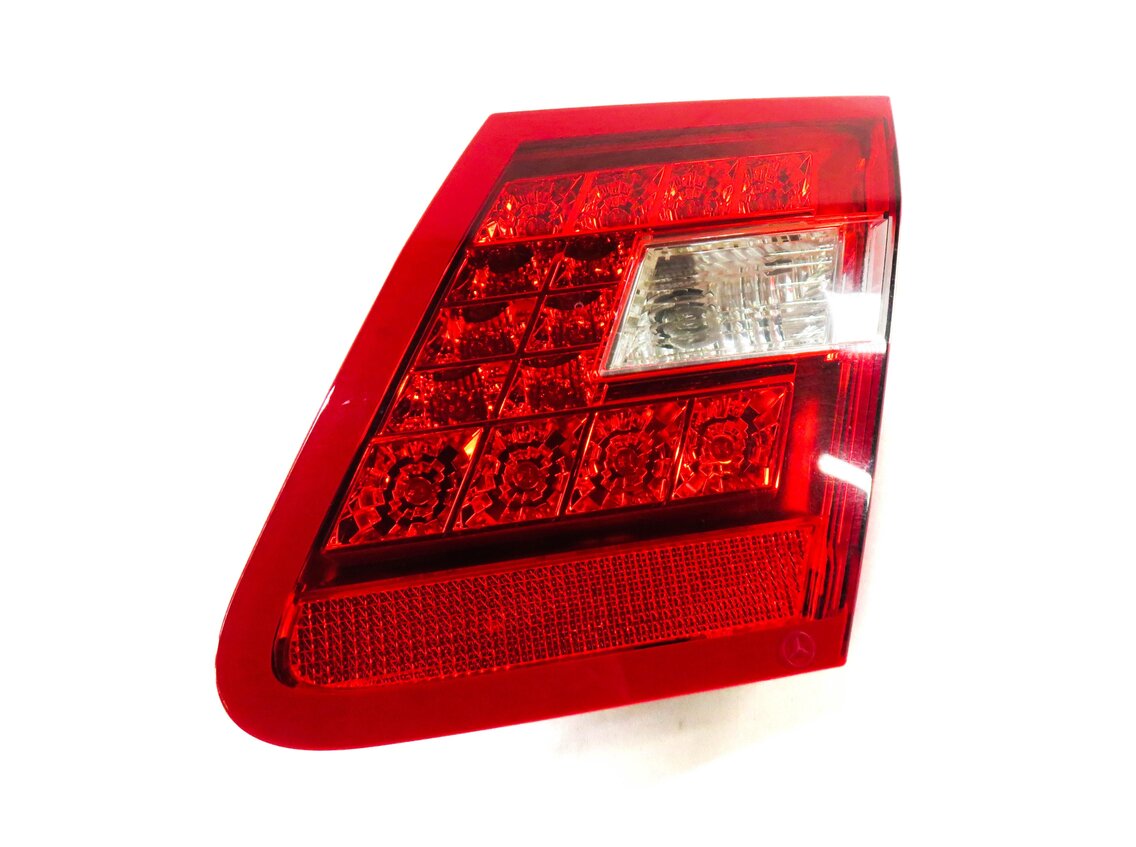 2010-2013 MERCEDES E300 E350 E400 E550 (W212) RIGHT INNER TAILLIGHT LIGHT LAMP