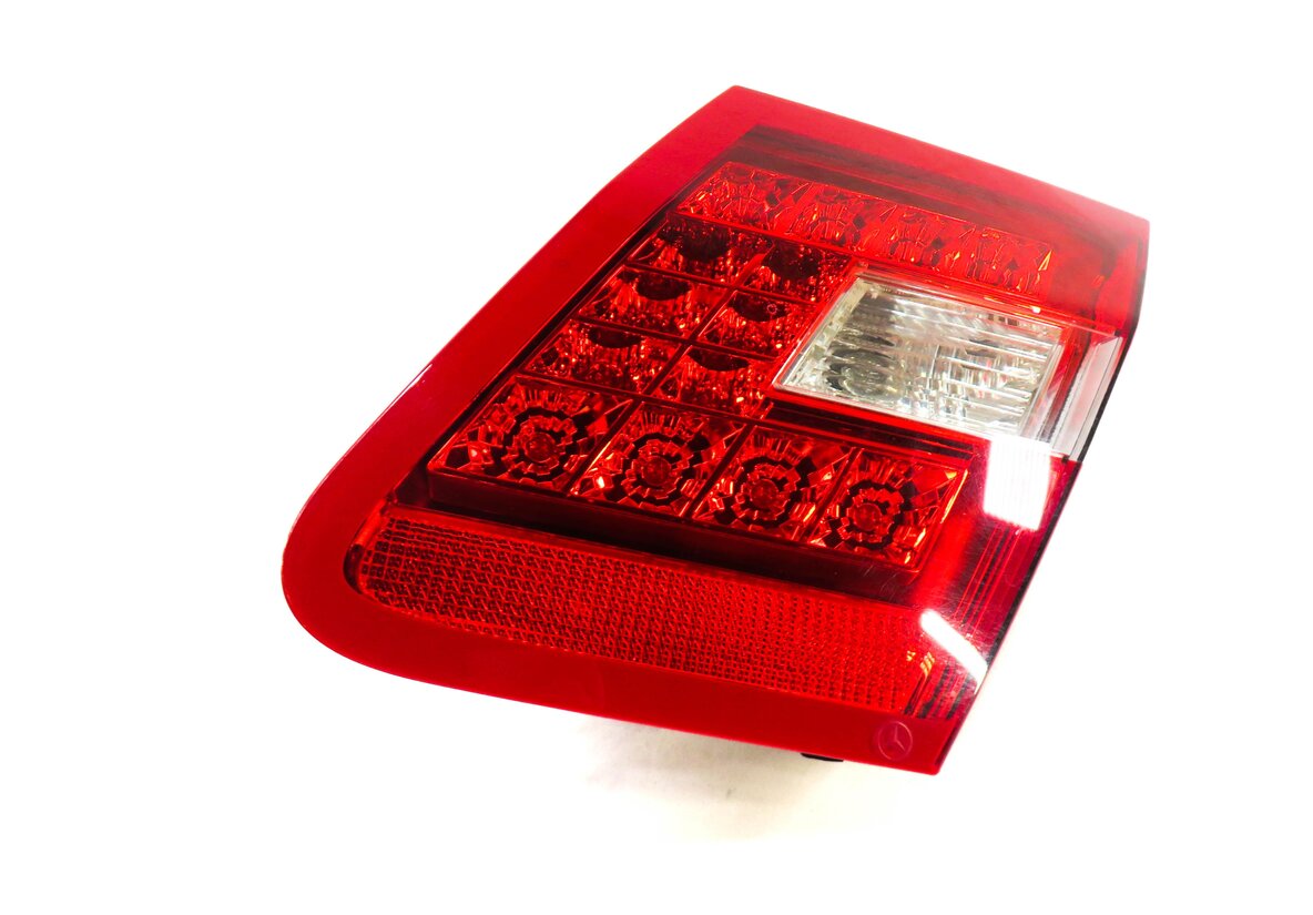 Thumbnail 3: 2010-2013 MERCEDES E300 E350 E400 E550 (W212) RIGHT INNER TAILLIGHT LIGHT LAMP