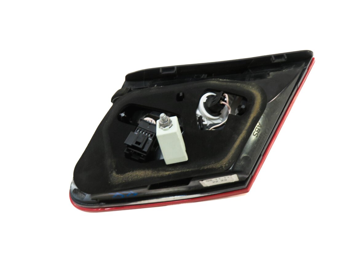 Thumbnail 5: 2010-2013 MERCEDES E300 E350 E400 E550 (W212) RIGHT INNER TAILLIGHT LIGHT LAMP