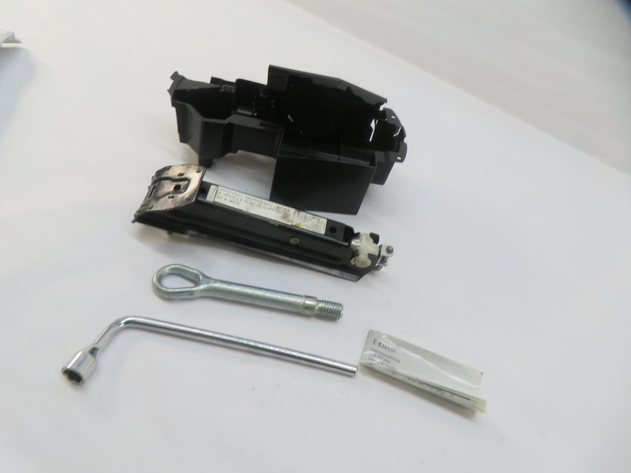 10-20 MERCEDES C250 C350 E350 E550 CLK320 CLK500 CLS550 SLK250 SLK350 JACK TOOL
