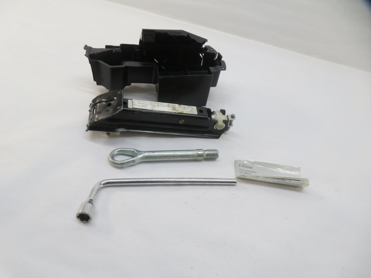 Thumbnail 2: 10-20 MERCEDES C250 C350 E350 E550 CLK320 CLK500 CLS550 SLK250 SLK350 JACK TOOL