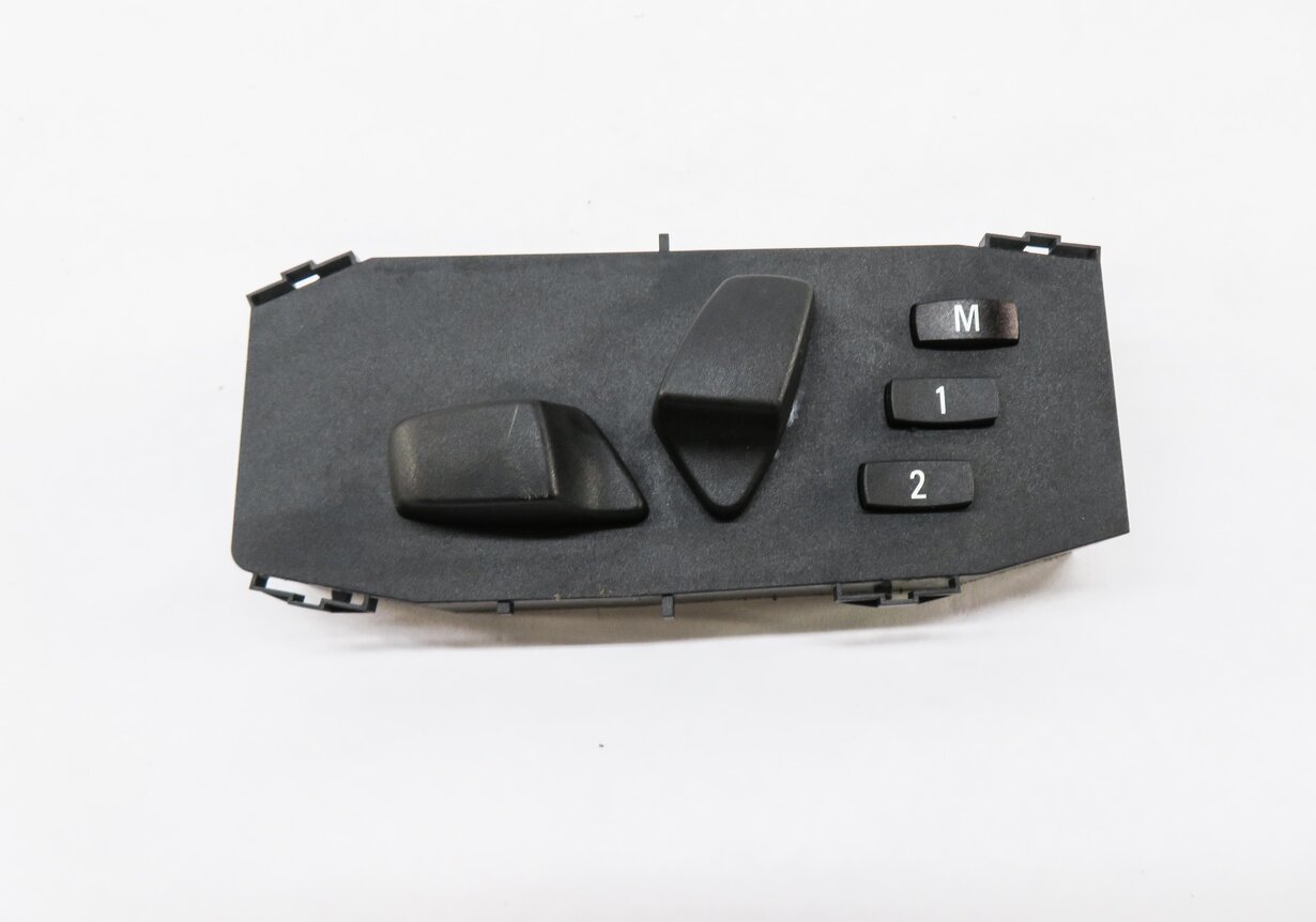 Thumbnail 2: 2011 BMW 335i (E90) LEFT FRONT DRIVER MEMORY SEAT ADJUSTMENT SWITCH BUTTON