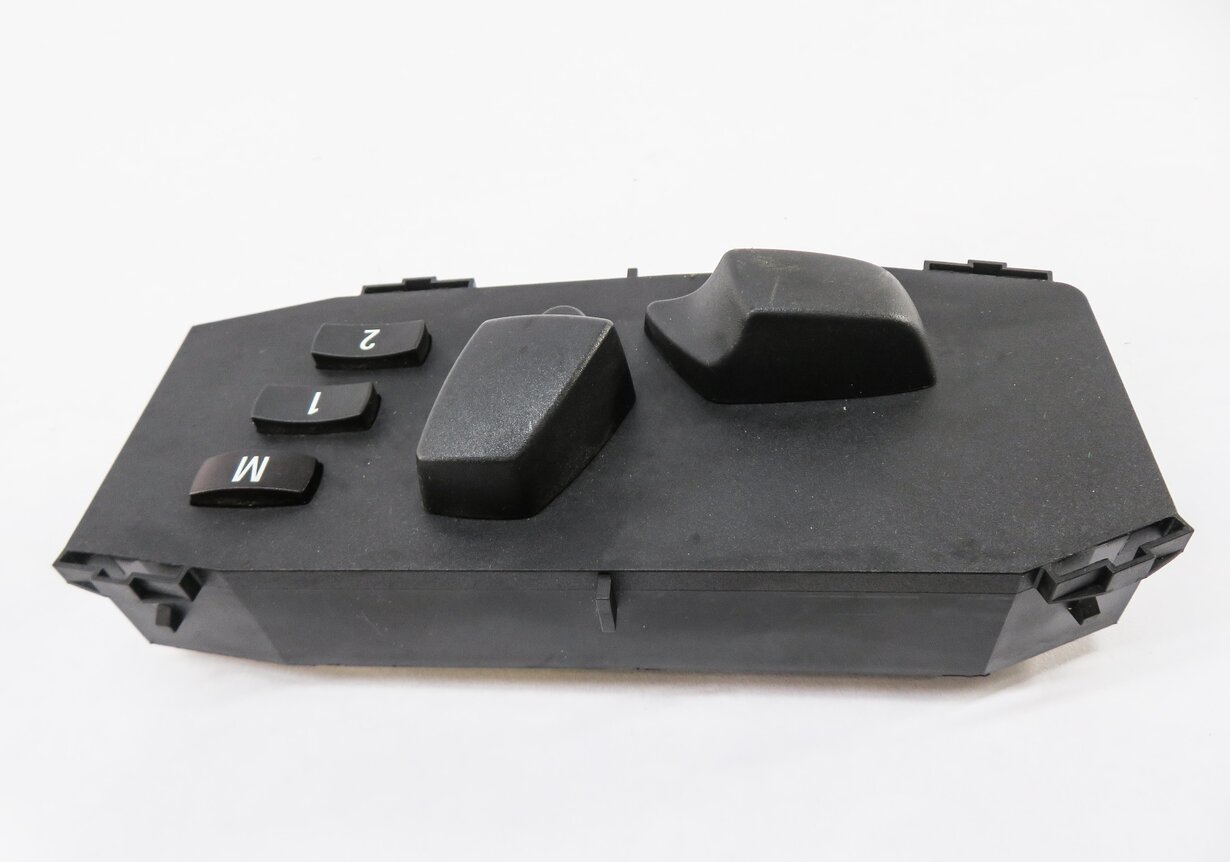 Thumbnail 3: 2011 BMW 335i (E90) LEFT FRONT DRIVER MEMORY SEAT ADJUSTMENT SWITCH BUTTON