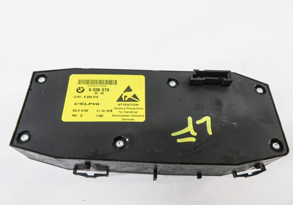 Thumbnail 4: 2011 BMW 335i (E90) LEFT FRONT DRIVER MEMORY SEAT ADJUSTMENT SWITCH BUTTON