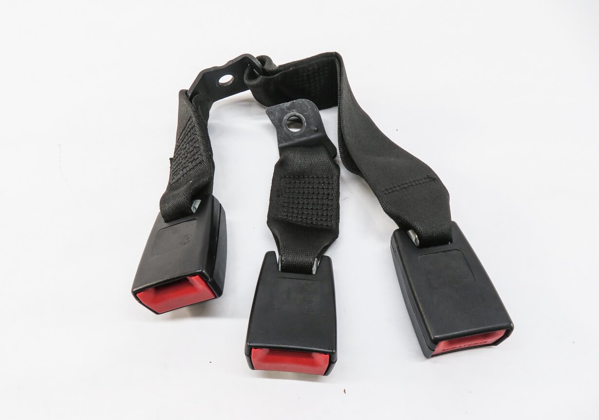 Thumbnail 3: 2011 BMW 335i (E90) REAR SEAT SEATBELT BUCKLE RECEIVER SET-3 (BLACK)