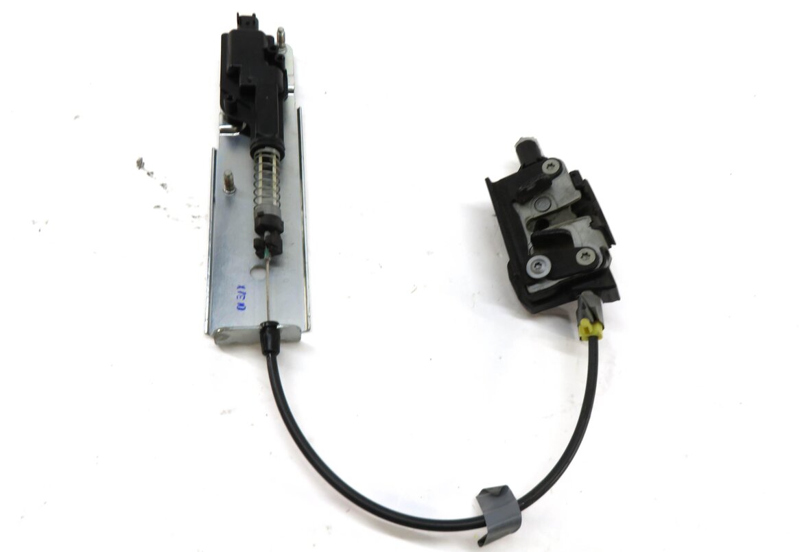 Thumbnail 3: 2008 LAND ROVER LR3 REAR TRUNK LOCK LATCH ACTUATOR w/ SERVO MOTOR