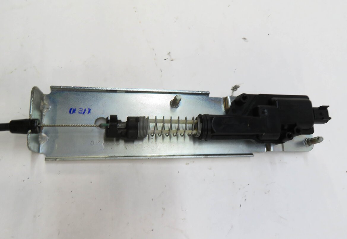 Thumbnail 4: 2008 LAND ROVER LR3 REAR TRUNK LOCK LATCH ACTUATOR w/ SERVO MOTOR
