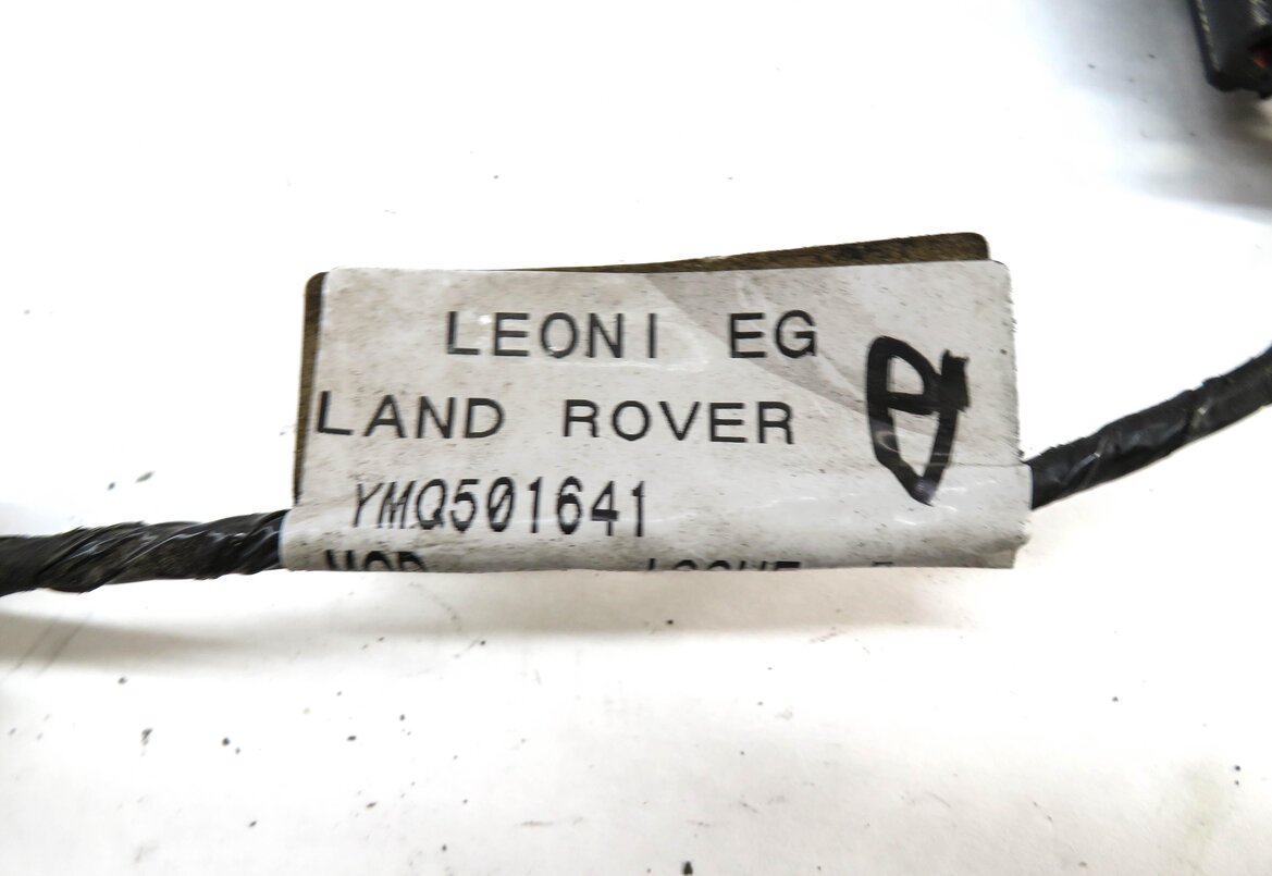Thumbnail 4: 2008 LAND ROVER LR3 REAR PDC PARK DISTANCE SENSOR SET w/ HARNESS (BLACK)