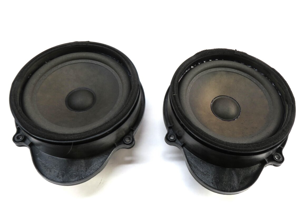 Thumbnail 5: 2008 LAND ROVER LR3 RADIO STEREO LOGIC-7 AUDIO SUB SUBWOOFER TWEETER SPEAKER SET