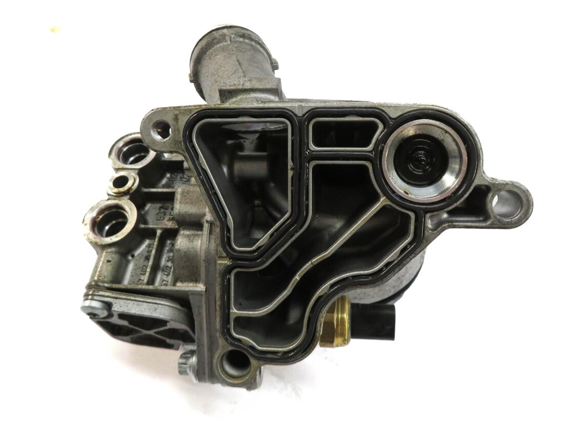 Thumbnail 4: 2016 BMW M235i (F22) 3.0L TURBO N55 ENGINE OIL FILTER HOUSING w/ CAP 7516383