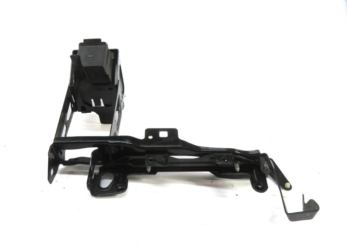 Thumbnail 3: 2016 BMW M235i (F22) 3.0L TURBO N55 FRONT LEFT DRIVER HEADLIGHT MOUNT BRACKET
