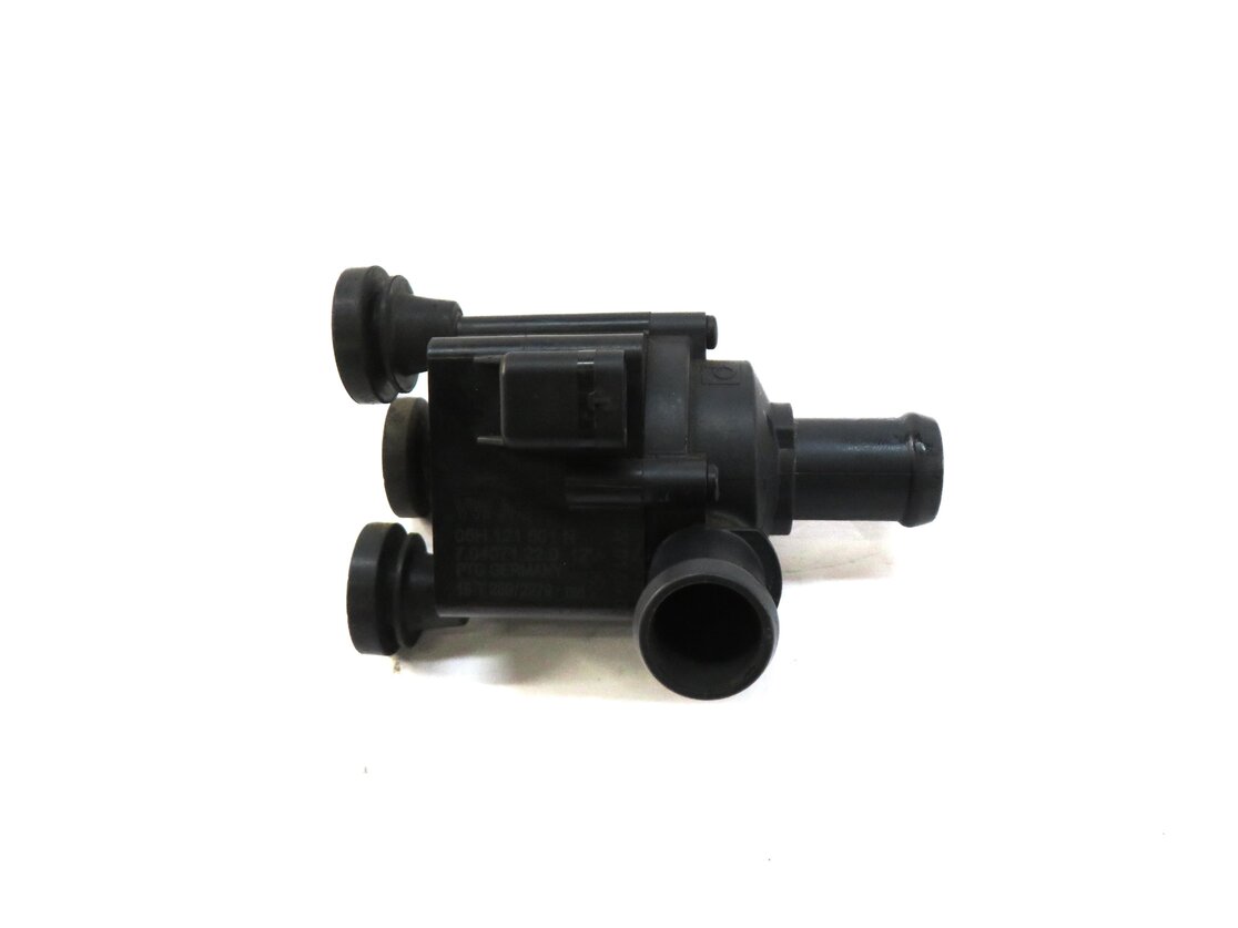 Thumbnail 2: 2017 AUDI A4 (B9 8W) 2.0L CYMC TURBO ENGINE AUXILIARY WATER PUMP