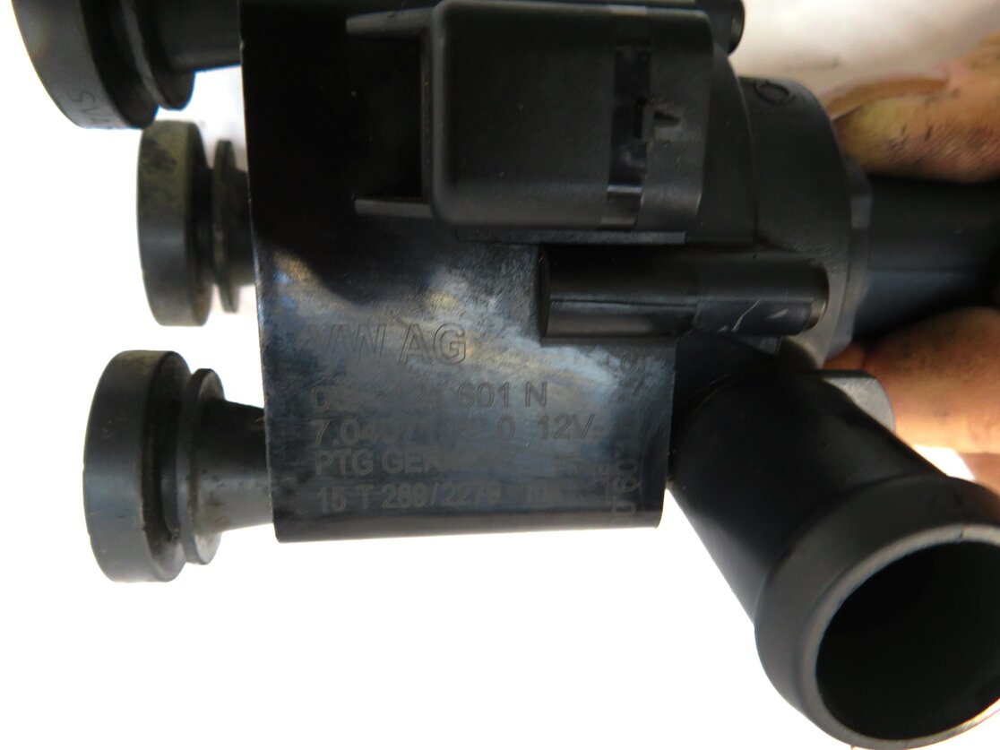 Thumbnail 4: 2017 AUDI A4 (B9 8W) 2.0L CYMC TURBO ENGINE AUXILIARY WATER PUMP