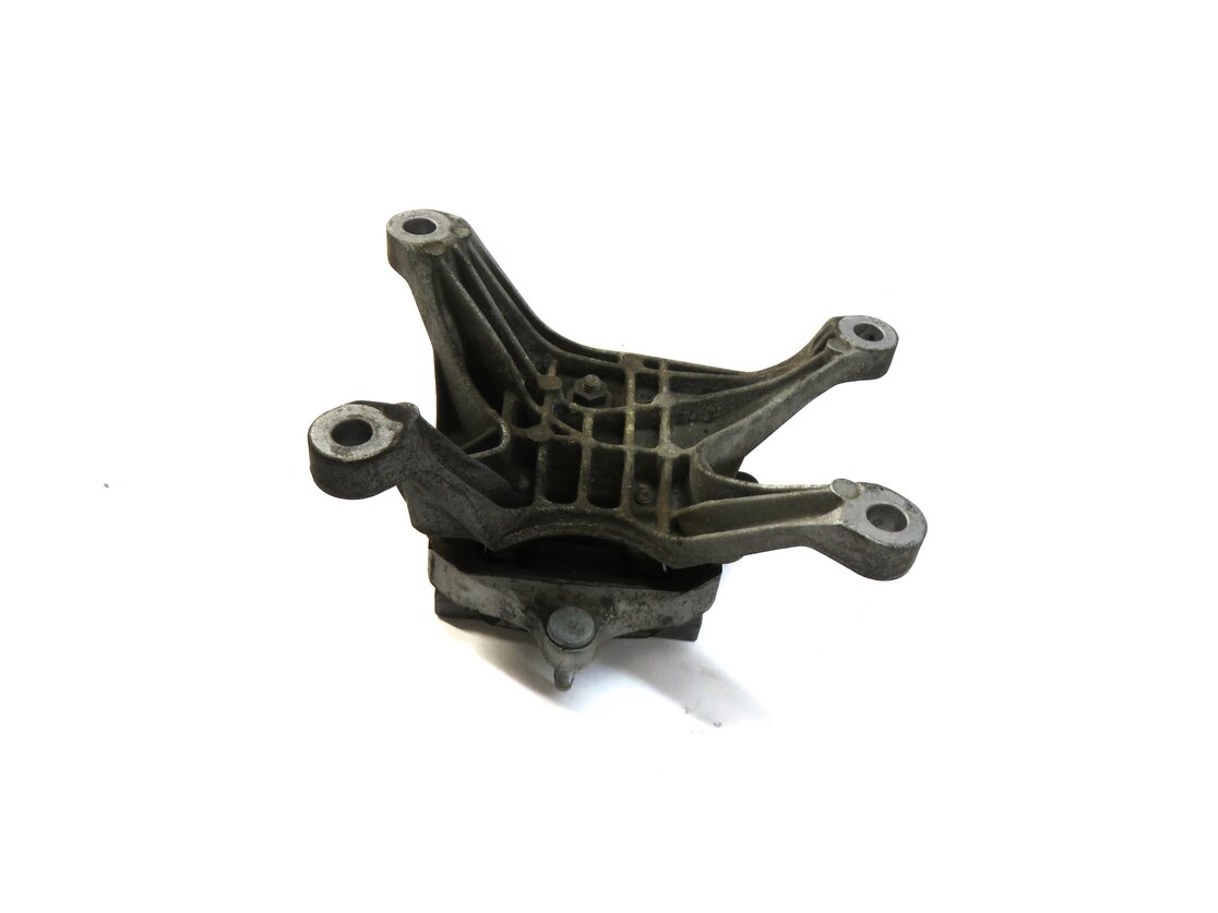 Thumbnail 3: 2017 AUDI A4 (B9 8W) 2.0L TURBO ENGINE TRANSMISSION MOUNT BRACKET