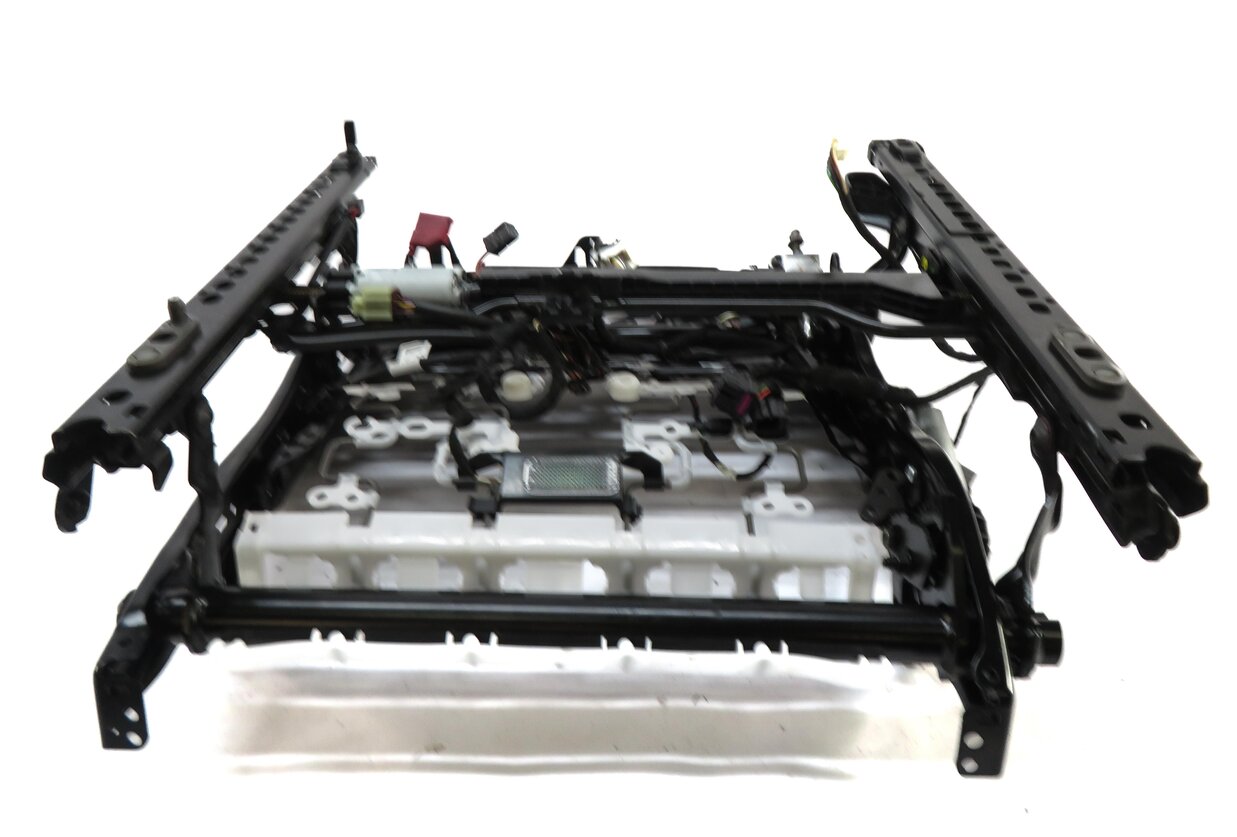 Thumbnail 4: 17-19 AUDI A4 (B9 8W) LEFT FRONT DRIVER MEMORY SEAT TRACK w/ MOTORS (NON SPORT)