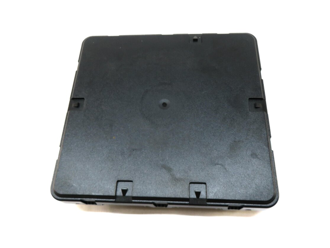 Thumbnail 3: 2017 AUDI A4 (B9 8W) REAR BODY CONTROL MODULE BCM