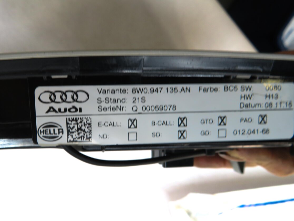 Thumbnail 7: 2017 AUDI A4 (B9 8W) FRONT DOMELIGHT MAP READING DOME LIGHT LAMP (GRAY)