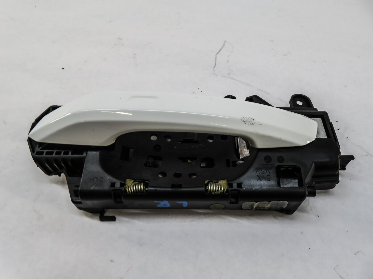 Thumbnail 3: 2017-2021 AUDI ALLROAD A4 A5 S5 (B9 8W 8WS F5) LEFT REAR DOOR HANDLE (WHITE)