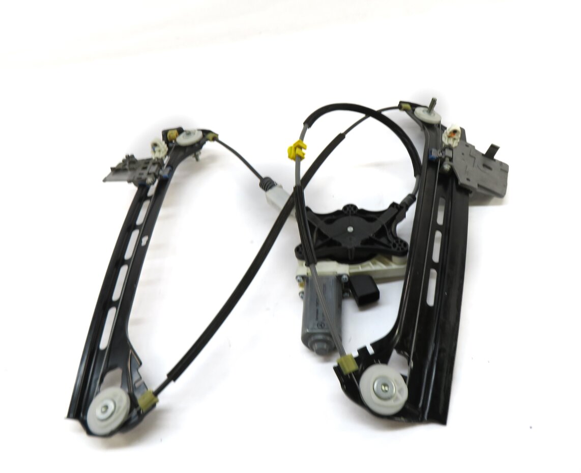 Thumbnail 5: 2013 MERCEDES E350 (A207) CONVERTIBLE PASSENGER DOOR WINDOW REGULATOR w/ MOTOR