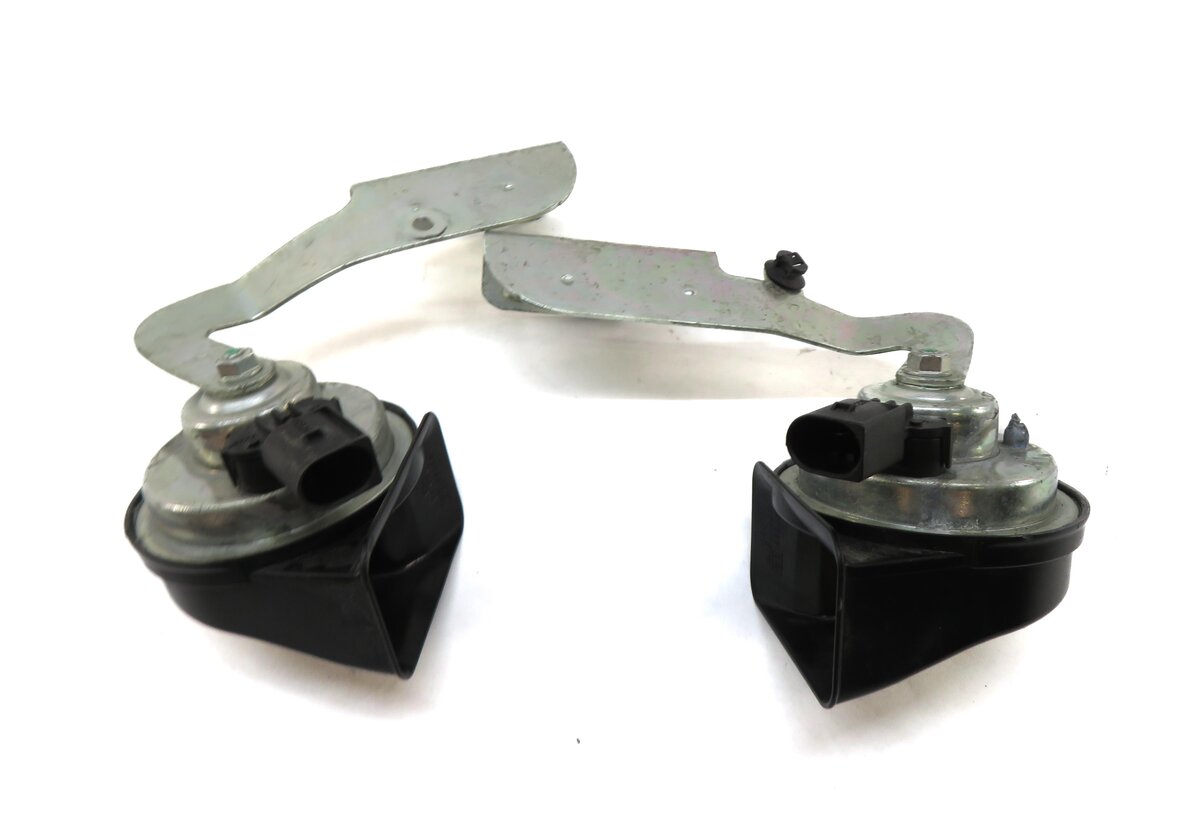 Thumbnail 3: 2012-2013 MERCEDES E350 (A207 C207 W207) HIGH & LOW NOTE HORN SET
