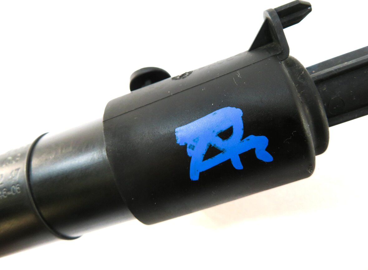 Thumbnail 5: 2013 MERCEDES E350 (A207) RIGHT FRONT PASSENGER HEADLIGHT WASHER NOZZLE