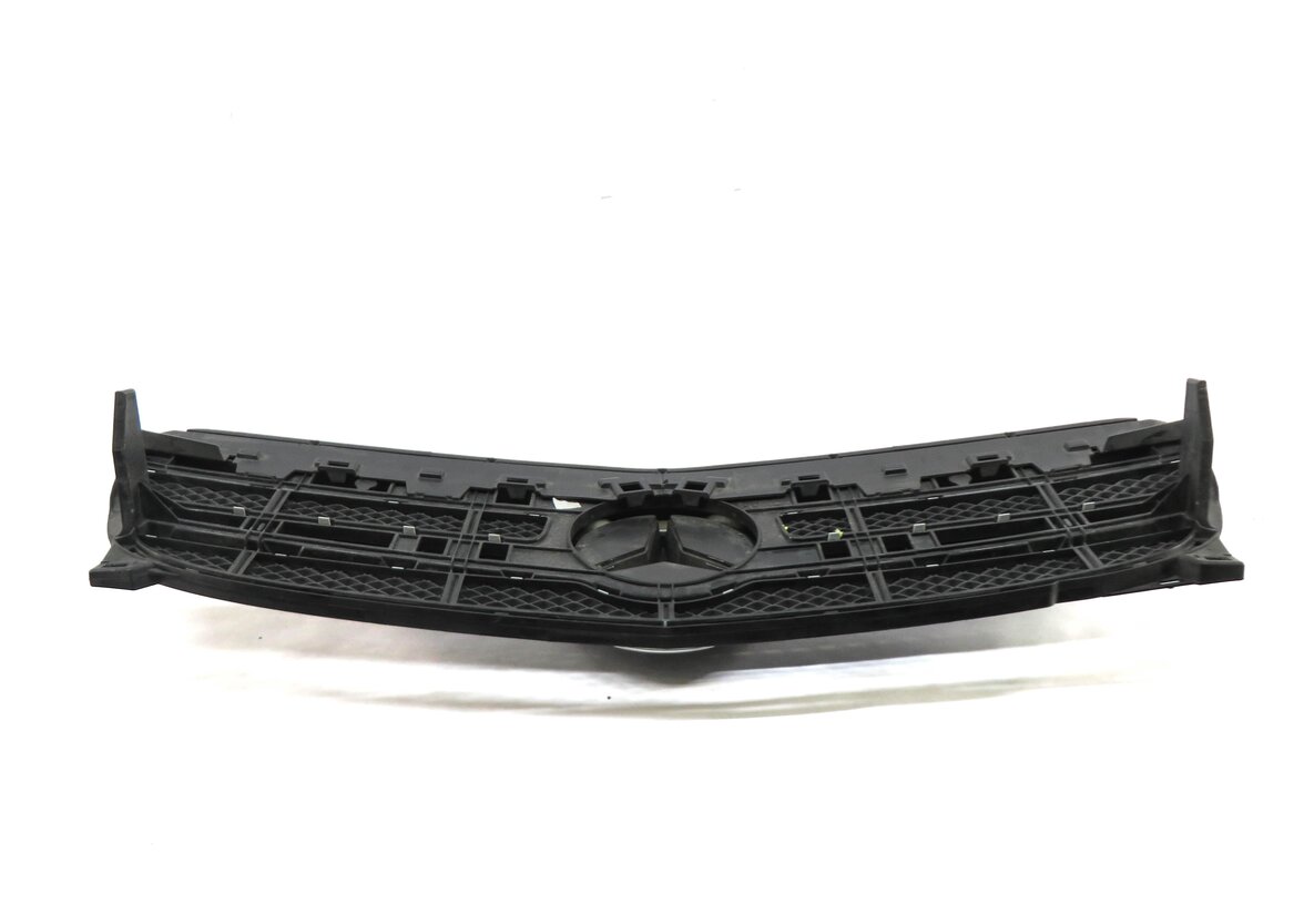 Thumbnail 4: 2015-2017 MERCEDES BENZ GLA250 (X156) FRONT UPPER CENTER HOOD VENT GRILLE TRIM