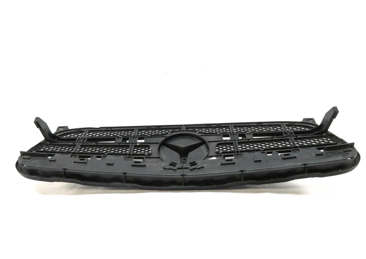 Thumbnail 5: 2015-2017 MERCEDES BENZ GLA250 (X156) FRONT UPPER CENTER HOOD VENT GRILLE TRIM