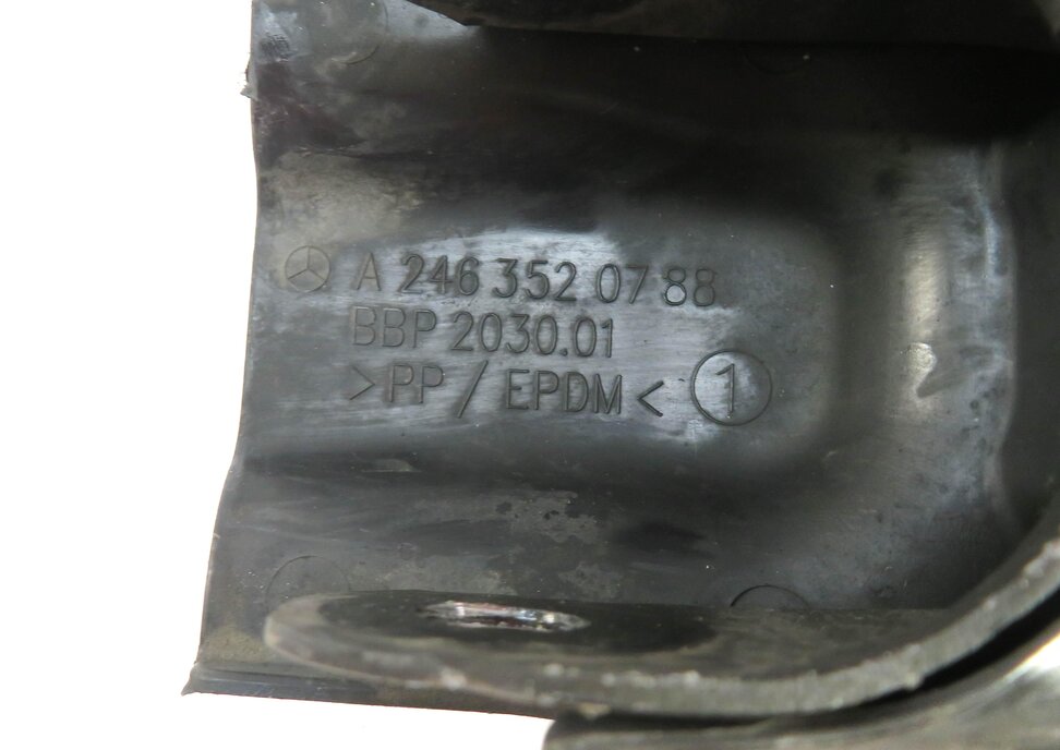Thumbnail 5: 2017 MERCEDES BENZ GLA250 (X156) RIGHT PASSENGER REAR CONTROL ARM SET