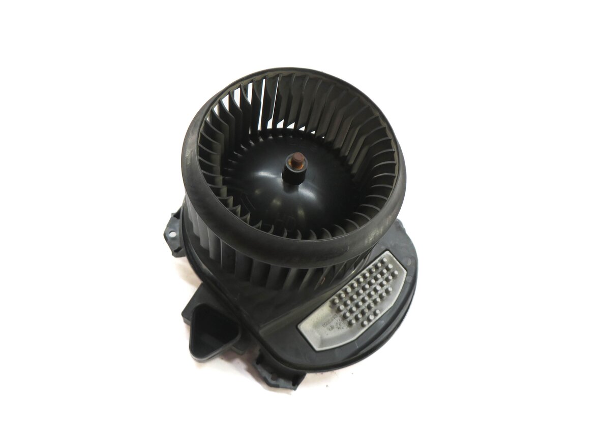 2015-2020 MERCEDES B CLA GLA (W242 W246 C117 X156) FRONT HEATER A/C BLOWER MOTOR