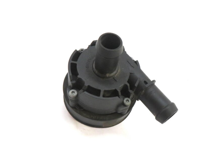 Thumbnail 1: 2017 MERCEDES GLA250 (X156) 2.0L M270 ENGINE AUX AUXILIARY WATER PUMP