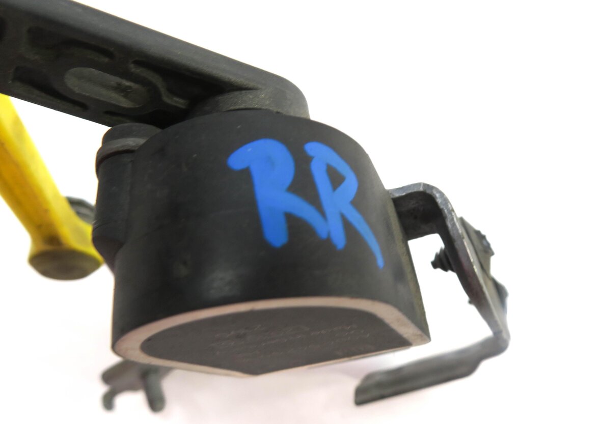 Thumbnail 4: 2017 MERCEDES GLA250 (X156) RIGHT PASSENGER REAR SUSPENSION HEIGHT LEVEL SENSOR