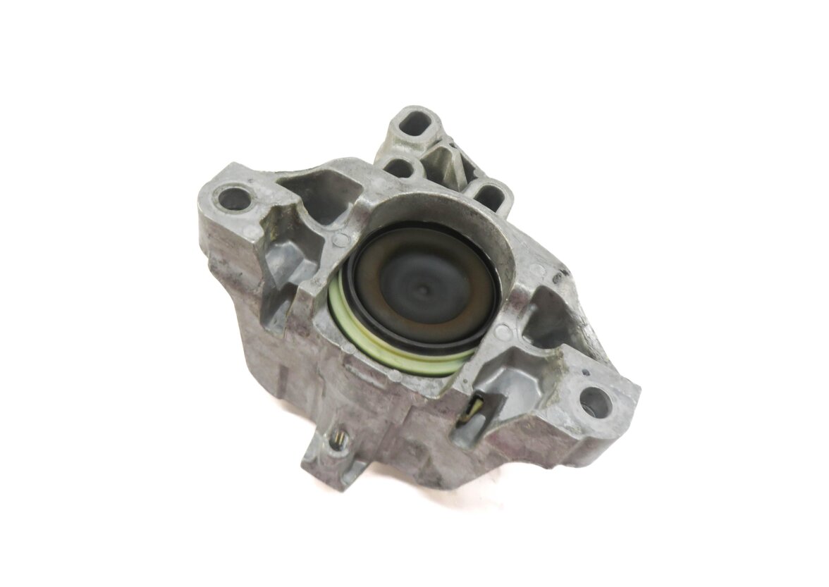 Thumbnail 3: 2017 MERCEDES GLA250 (X156) 2.0L M270 ENGINE TRANSMISSION MOUNT BRACKET