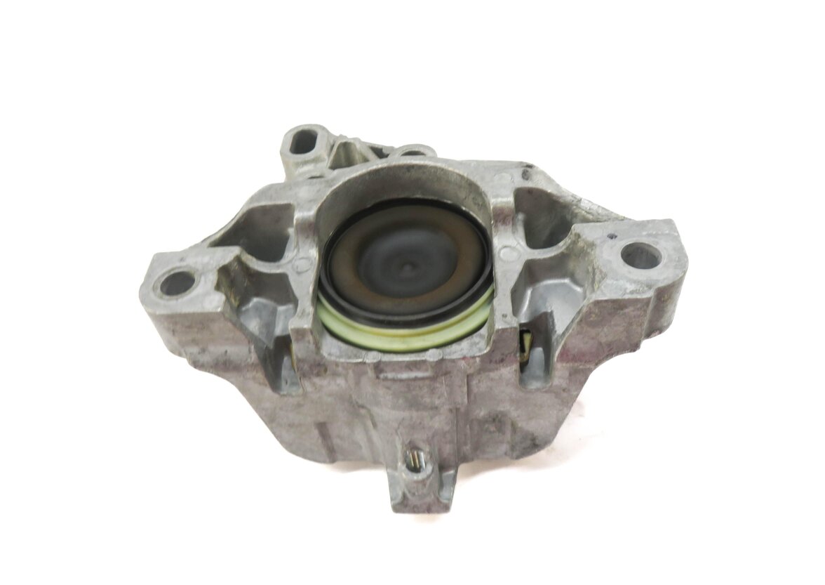 Thumbnail 4: 2017 MERCEDES GLA250 (X156) 2.0L M270 ENGINE TRANSMISSION MOUNT BRACKET