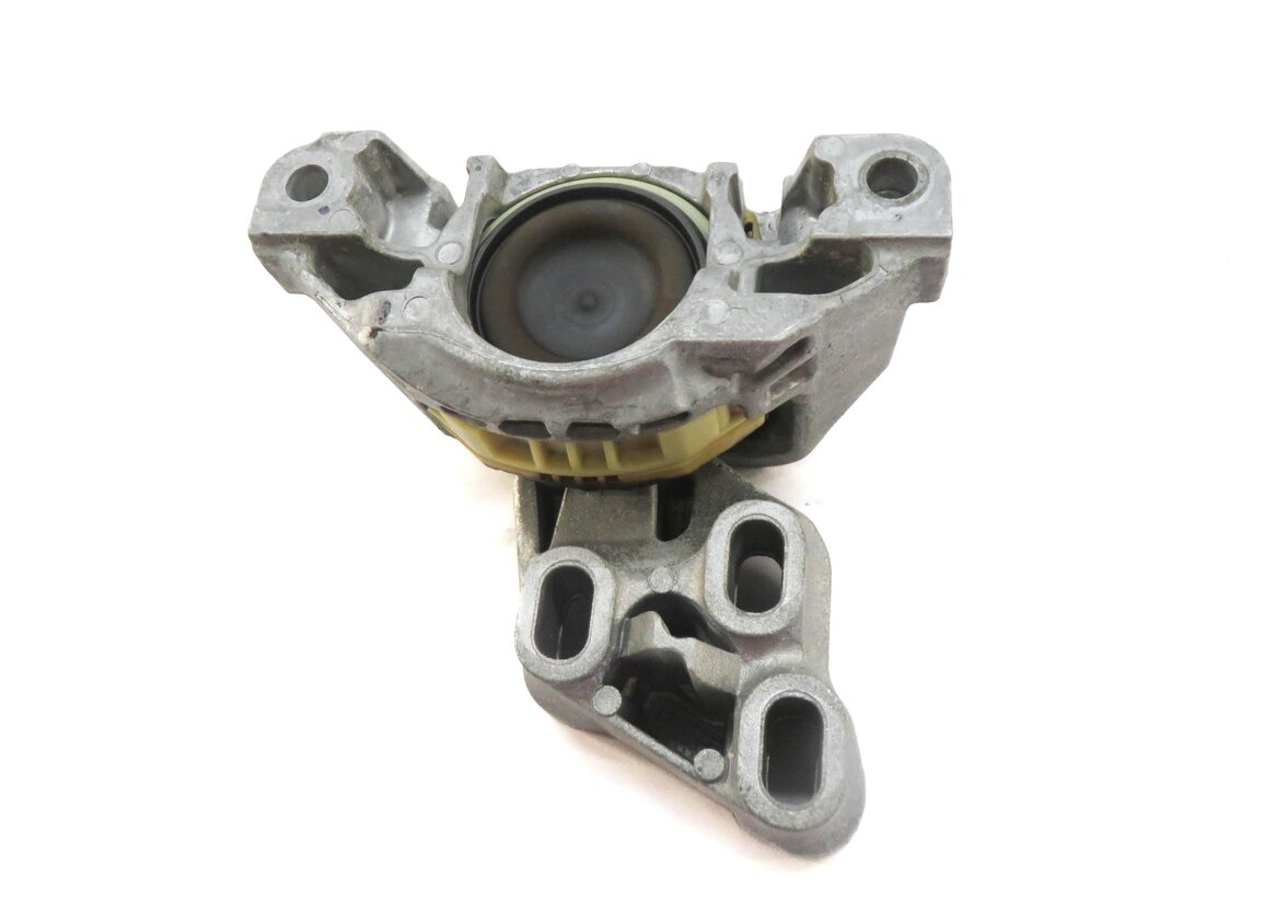 Thumbnail 5: 2017 MERCEDES GLA250 (X156) 2.0L M270 ENGINE TRANSMISSION MOUNT BRACKET