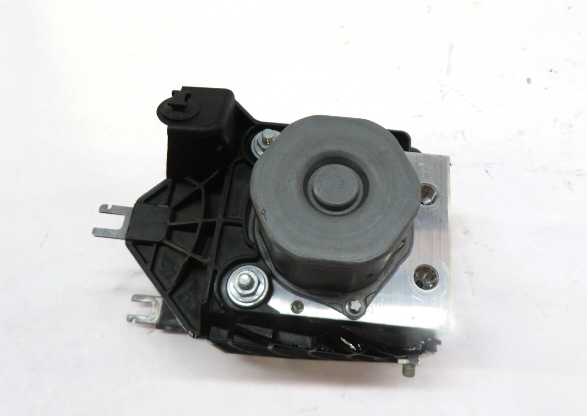 Thumbnail 5: 2015-2020 MERCEDES GLA250 (X156) ABS ANTI LOCK BRAKE PUMP w/ MODULE