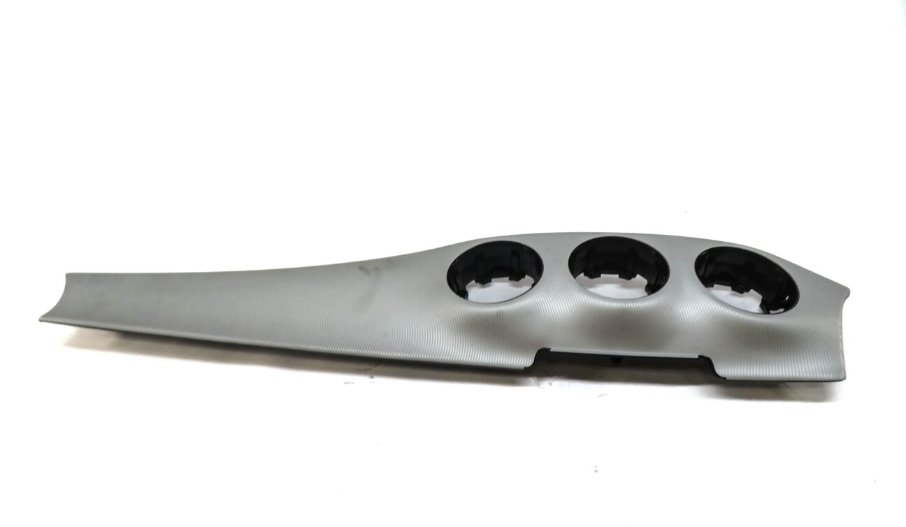 Thumbnail 3: 2017 MERCEDES GLA250 (X156) FRONT UPPER DASH VENT TRIM (SILVER WAVE)